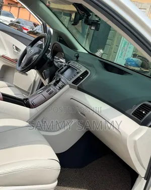 Toyota Venza Limited 2012 Silver