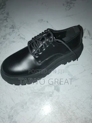 Black Men’s Casual Sneakers – Stylish Comfortable