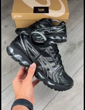 Oasis Fashion Sneaker