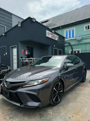 Toyota Camry XSE FWD (2.5L 4cyl 8AM) 2018