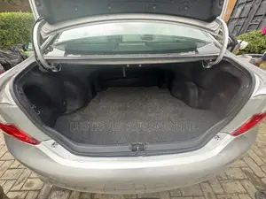 Toyota Camry LE 4dr Sedan (2.5L 4cyl 6A) 2014 Silver