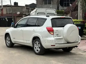 Toyota RAV4 Limited 4x4 2009 White