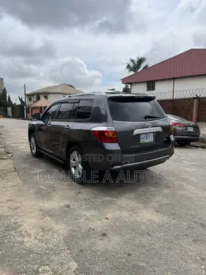 Toyota Highlander Limited 2011 Gray