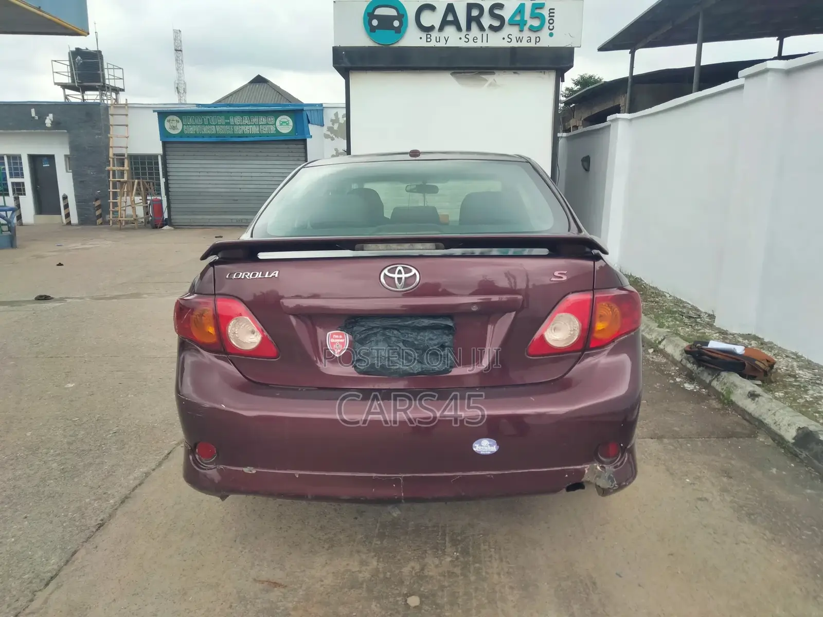 Toyota Corolla 2010 Brown