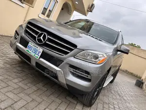Mercedes-Benz M Class ML350 4MATIC 4dr SUV AWD (3.5L 6cyl 7A) 2015 Gray