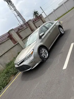 Toyota Avalon XLE 4dr Sedan (3.5L 6cyl 6A) 2015 Beige