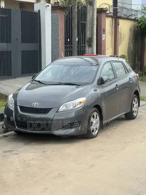 Toyota Matrix Hatchback FWD (1.8L 4cyl 5M) 2010 Gray