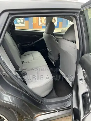 Toyota Matrix Hatchback FWD (1.8L 4cyl 5M) 2010 Gray
