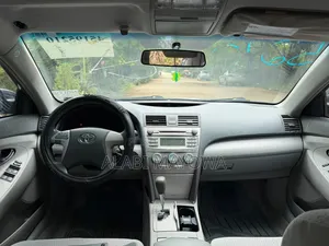Toyota Camry LE 4dr Sedan (2.5L 4cyl 6A) 2011 Gray