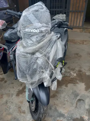 New Revoo E52 2026 Gray