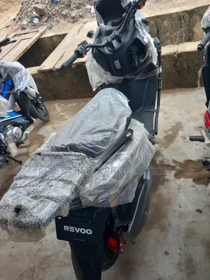 New Revoo E52 2026 Gray