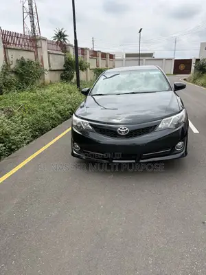 Toyota Camry SE 4dr Sedan (2.5L 4cyl 6A) 2014
