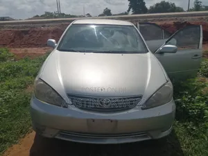 Toyota Camry 2.4 XLE 2005 Silver