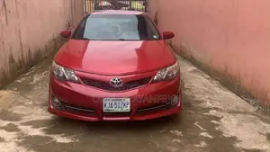 Toyota Camry SE 4dr Sedan (2.5L 4cyl 6A) 2014 Black