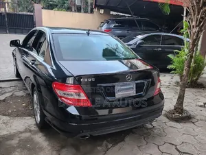 Mercedes-Benz C300 2009 Black