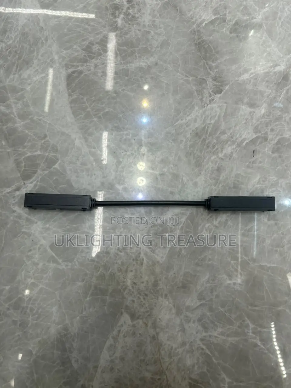 Magnetic Light Connector