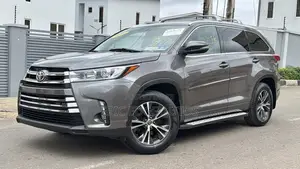 Toyota Highlander XLE V6 4x4 (3.5L 6cyl 6A) 2016 Gray