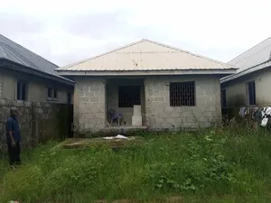 3bdrm House in Desa Elegushi, Bogije for sale