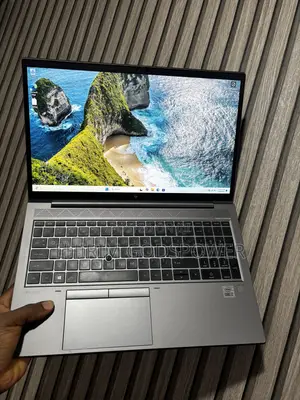 Laptop HP ZBook Firefly 15 G7 16GB Intel Core i7 SSD 512GB