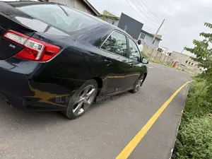 Toyota Camry SE 4dr Sedan (2.5L 4cyl 6A) 2014