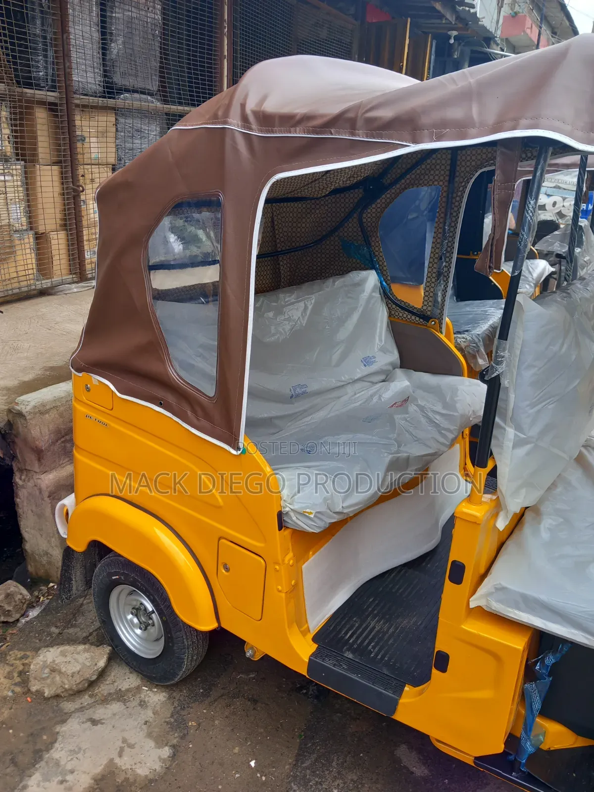New Bajaj RE 2026 Red