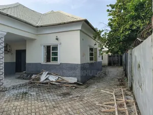 3bdrm Bungalow in Faplins Estate, Dakwo District for sale