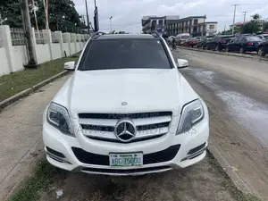 Mercedes-Benz GLK-Class Base GLK 350 4dr AWD 4MATIC (3.5L 6cyl 7A) 2015