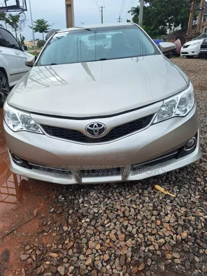 Toyota Camry LE 4dr Sedan (2.5L 4cyl 6A) 2012 Gold