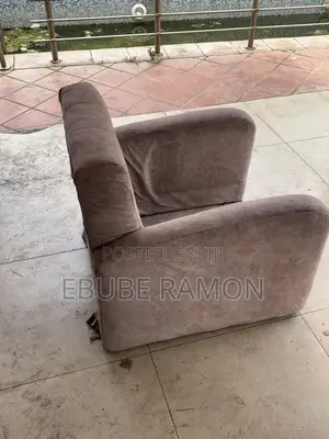 Chair One Sitter