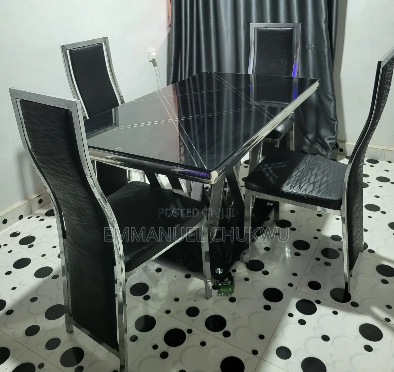 4 Seater Dining Table
