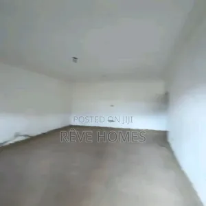 Mini Flat in CHallenge / Mushin for rent