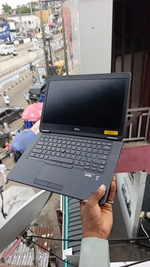 Laptop Dell Latitude 7450 8GB Intel Core i5 SSD 256GB