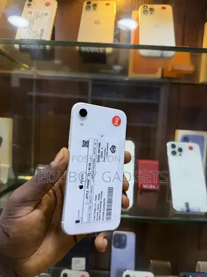 Apple iPhone XR 64 GB White