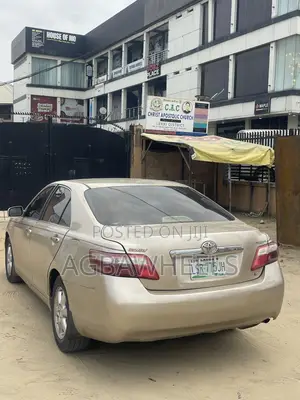 Toyota Camry 2008 Gold