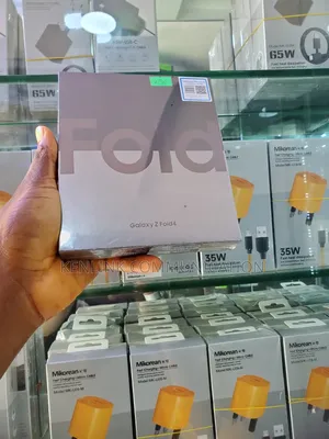 New Samsung Galaxy Z Fold4 256 GB Gold
