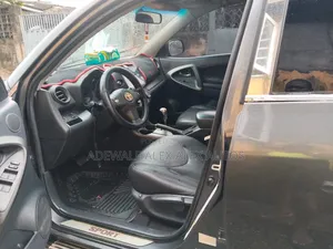 Toyota RAV4 3.5 2011 Gray