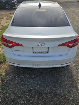 Hyundai Sonata Base Sedan FWD (2.4L 4cyl 6A) 2016 White