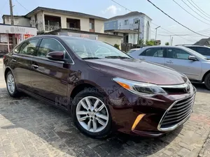 Toyota Avalon XLE Sedar FWD (3.5L 6cyl 6A) 2013 Burgundy