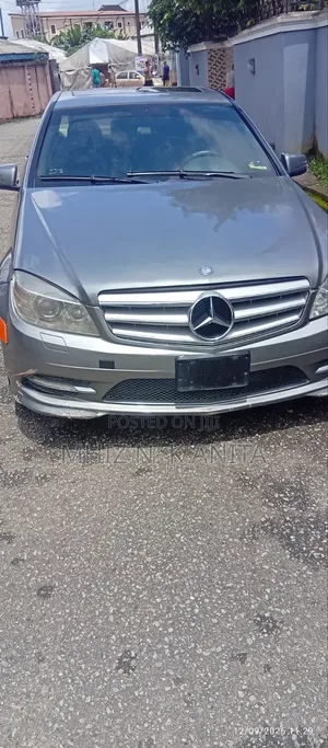 Mercedes-Benz C300 2011 Gray
