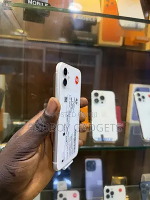 Apple iPhone 11 64 GB White