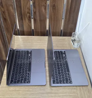 Laptop Apple MacBook Pro 2022 M2 24GB Apple M2 SSD 512GB
