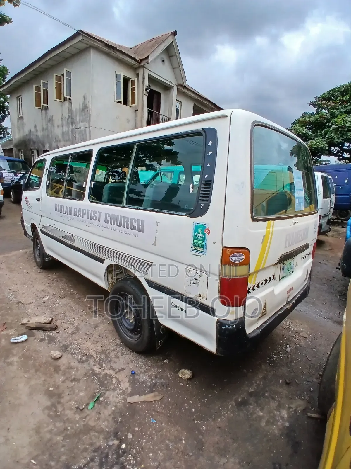 Toyota HiAce 1999 White