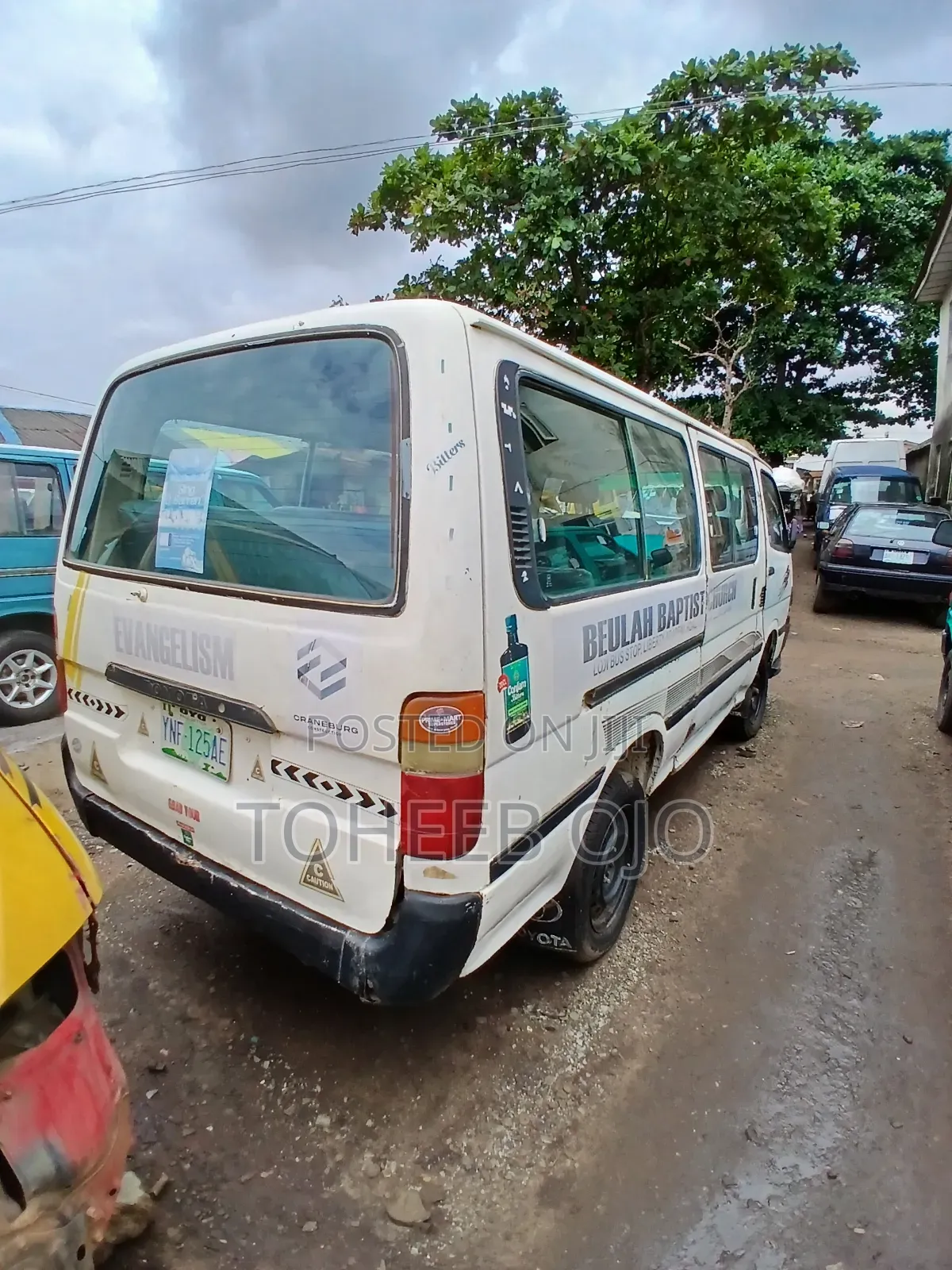 Toyota HiAce 1999 White
