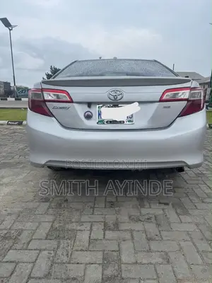 Toyota Camry SE 4dr Sedan (2.5L 4cyl 6A) 2013 Silver