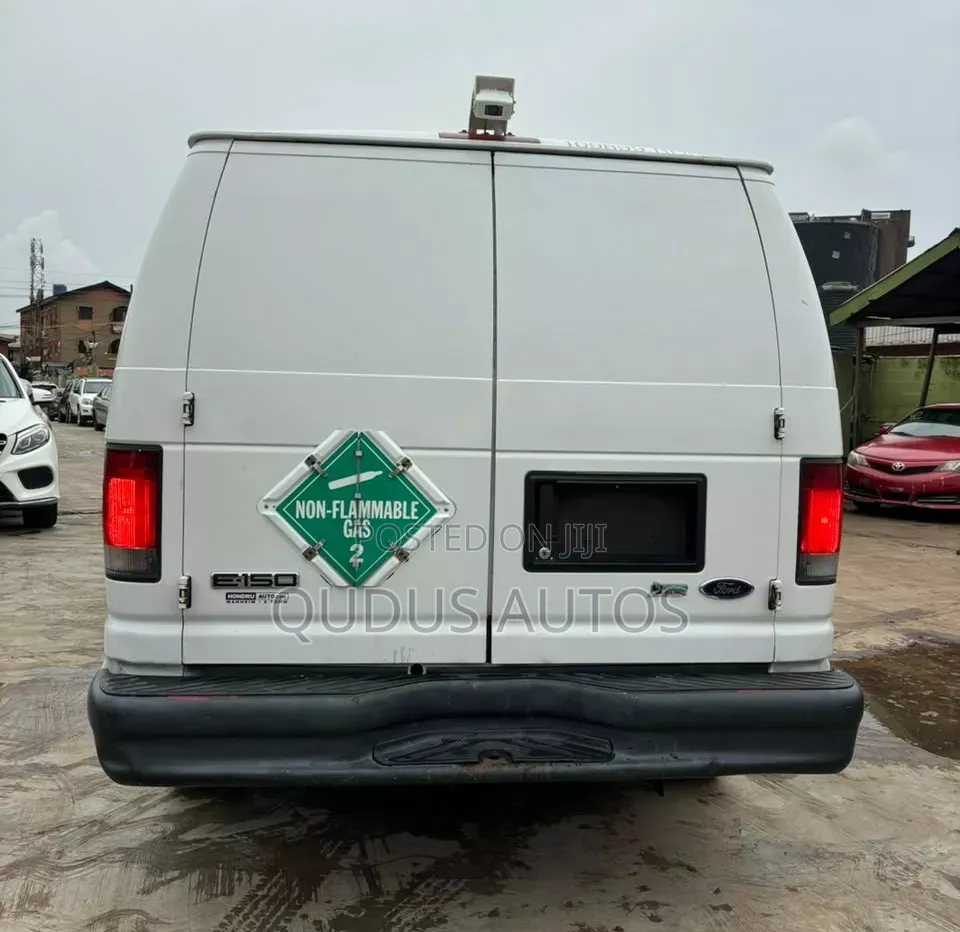 Ford E250 2011 White