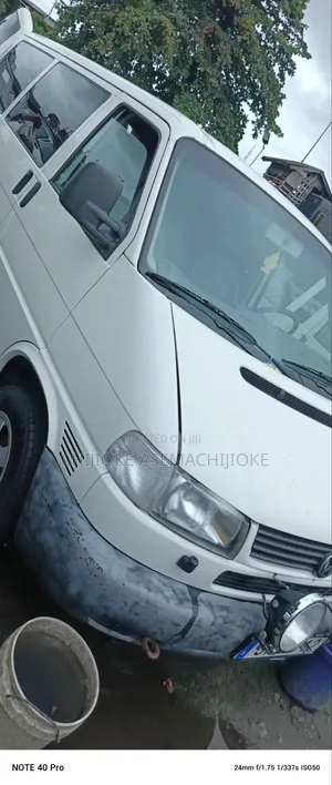 Volkswagen Transporter 2005 White