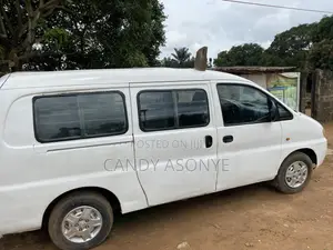 Toyota TownAce 2000 White