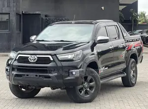 Toyota Hilux Revo Double Cab Petrol 2.7 RWD 2017 Black