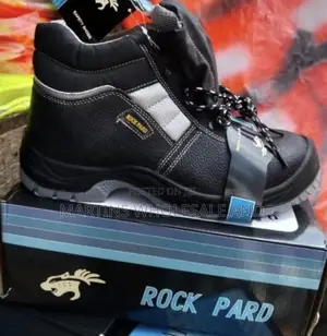 Rock Pard Safety Boots With a Textured Leather Upper, Silver Side Stri