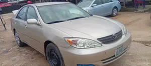 Toyota Camry 2005 Gold